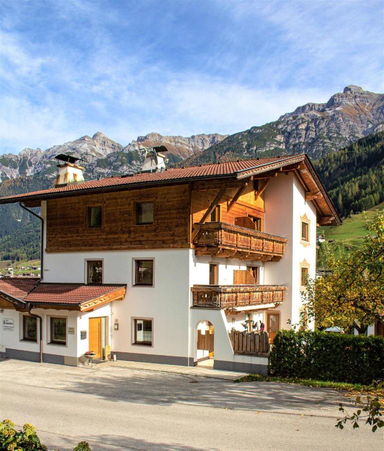 Pension Schneider Neustift im Stubaital Exterior photo